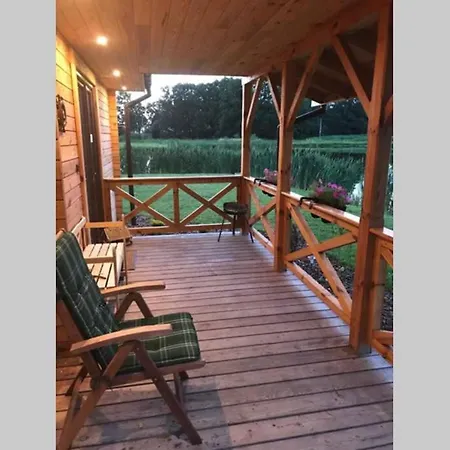 Domek Nad Stawem / A Cozy By The Pond